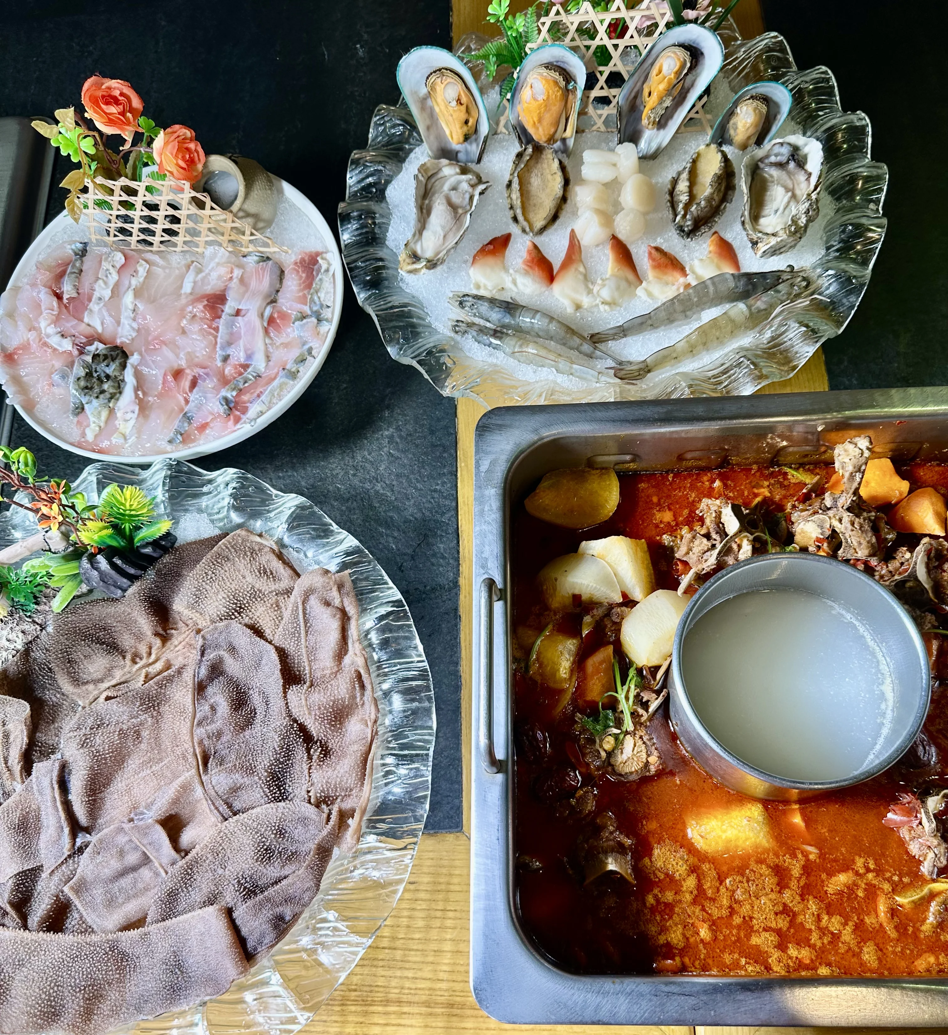 Hotpot with seafood and broth